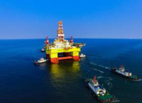 深水半潛式鉆井平臺“海洋石油982”正式交付
