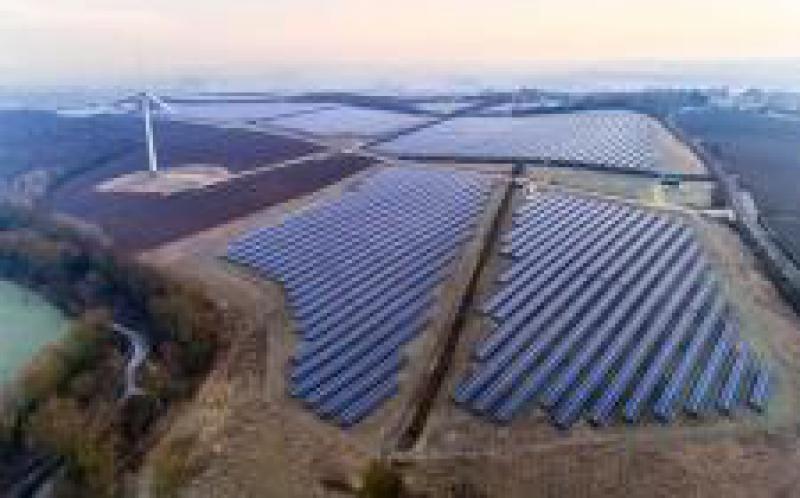 彭博：世界現(xiàn)在擁有1 TW的風(fēng)能和太陽能容量，預(yù)計在2023年將達到2 TW