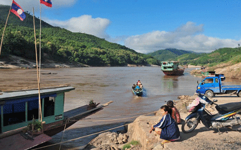 盡管老撾要求停止新的水電項(xiàng)目，但開(kāi)發(fā)商仍在向大壩前進(jìn)