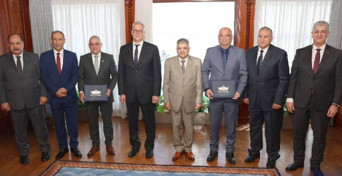 埃及推進蘇伊士運河液化天然氣加注站建設(shè)