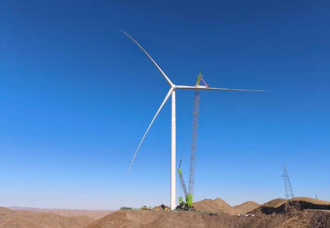 甘肅天祝10萬千瓦風電項目完成首臺風機吊裝