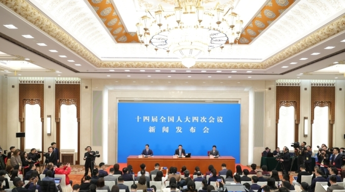 全國人大首場發布會舉行，國家電網與中石油被列為中歐合作案例